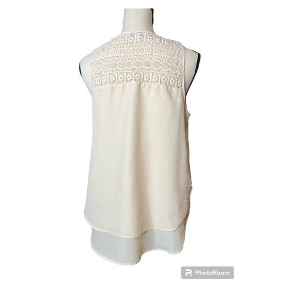 Charming Charlie Sleeveless Blouse Cream w/Crochet Lace on Back Neckline Size M - Picture 2 of 6
